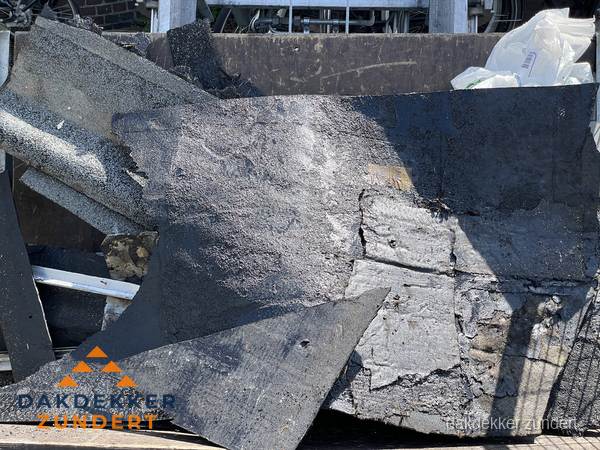 Kosten dakrenovatie: afvoer oud dakmateriaal in Zundert
