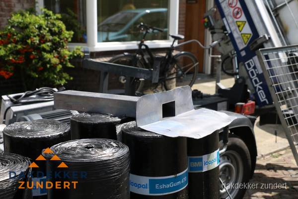 Dakbedekkingsmateriaal en dakgoot onderdelen in Zundert