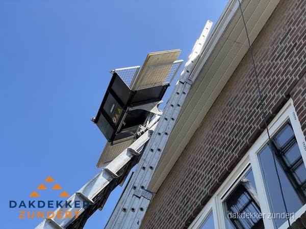Dakgoot vervangen met dakdekkerslift in Zundert