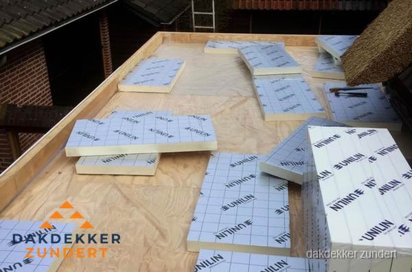 PIR isolatieplaten leggen op plat dak in Zundert