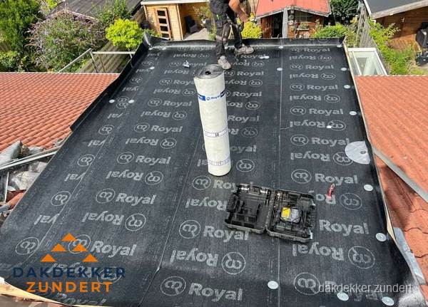 Dakrenovatie met Royal onderdak op plat dak in Zundert
