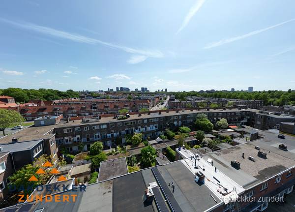 Luchtfoto van daken en dakgoten in Zundert