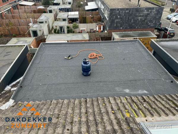Dakreparatie plat dak met bitumen in Zundert