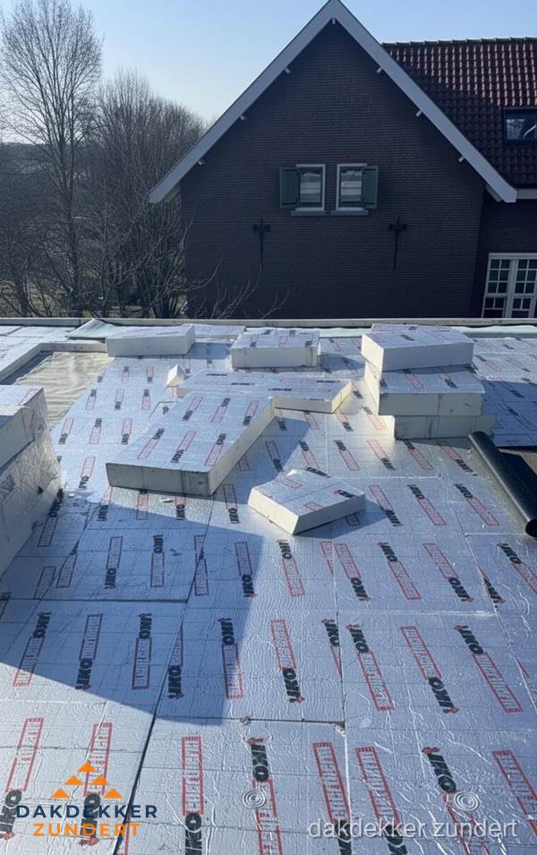 IKO PIR isolatieplaten op plat dak in Zundert IKO PIR isolatieplaten op plat dak in Zundert