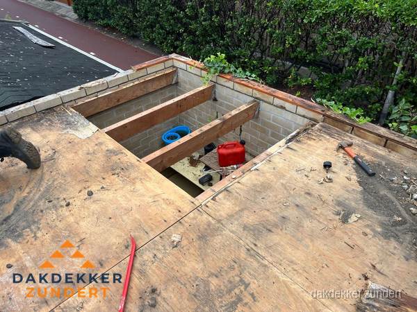Plat dak vervangen met open constructie in Zundert