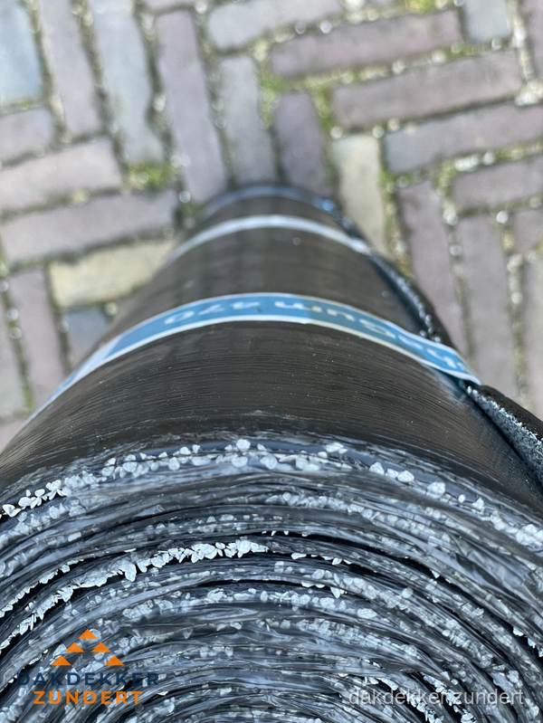 Rol bitumen dakleer met leislag voor plat dak in Zundert